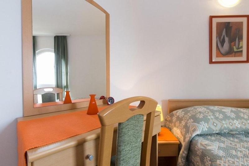 Marija F2 Apartment Krk Town Εξωτερικό φωτογραφία